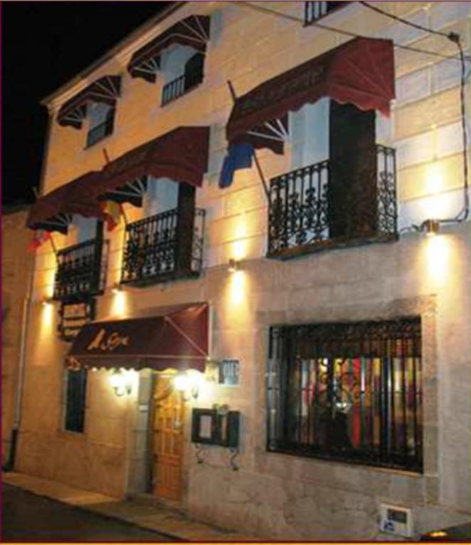 Hostal Restaurante Goya Piedrahíta Buitenkant foto